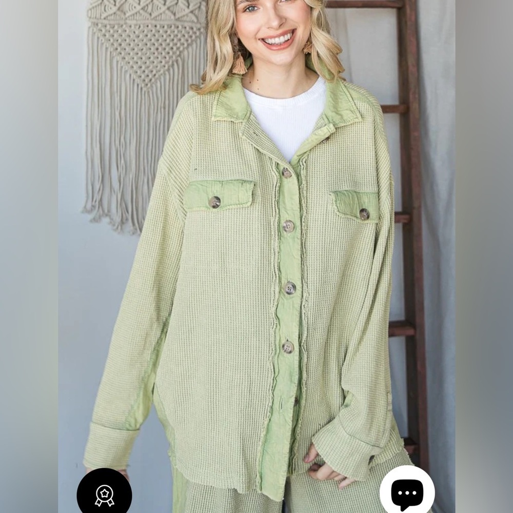 Oli & Hali BUTTON FRONT WAFFLE THERMAL SHACKET